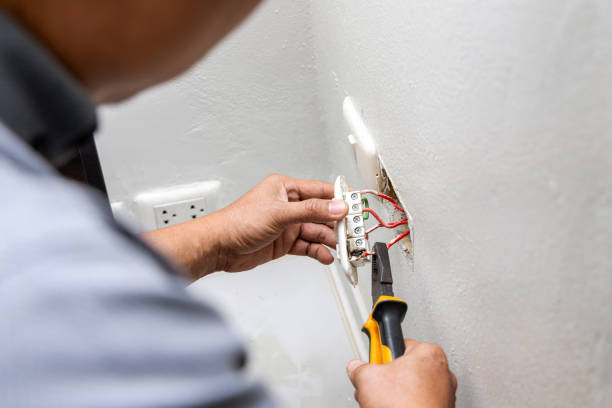Best Licensed Electrician  in Decatur, GA